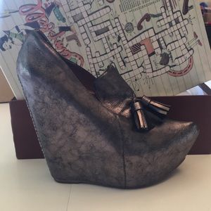 Jeffrey Campbell Zealous wedge in pewter 9M
